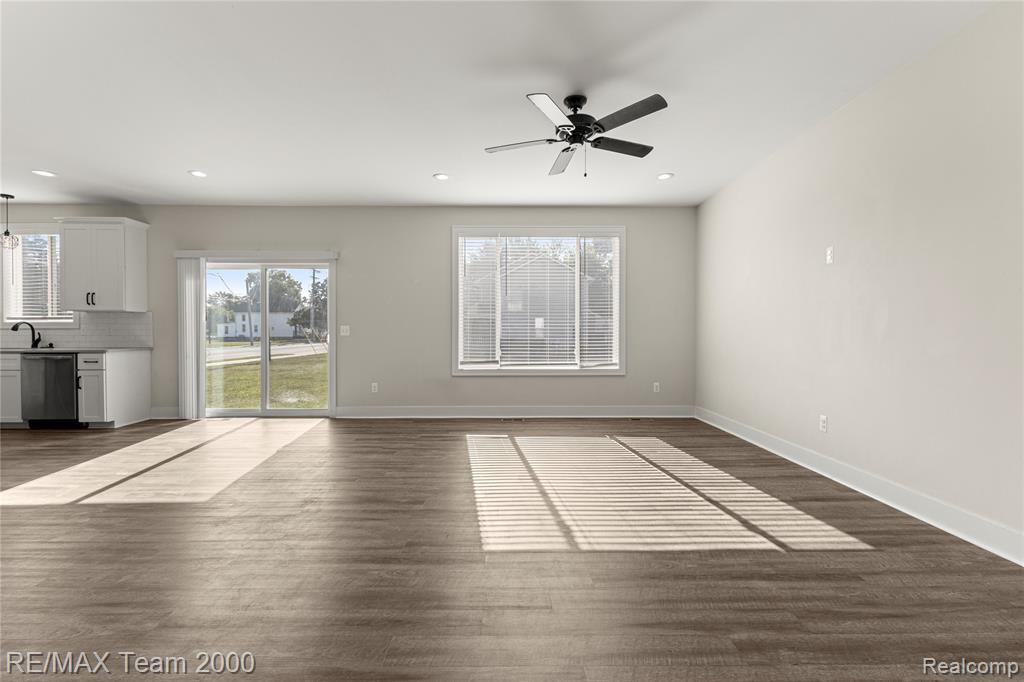 215 Clinton Street, Romeo, MI 48065 — Photo 2