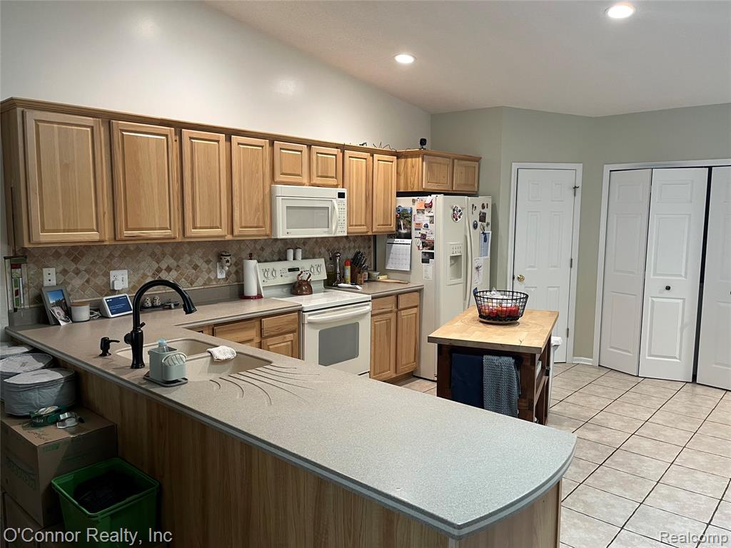 812 Crystal Lane, Marysville, MI 48040 — Photo 2