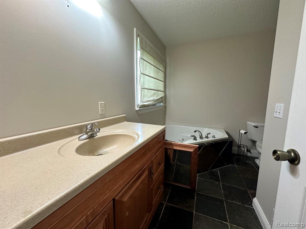 8029 SOUTHVIEW MEADOWS Drive, Mount Morris, MI 48458 — Photo 8