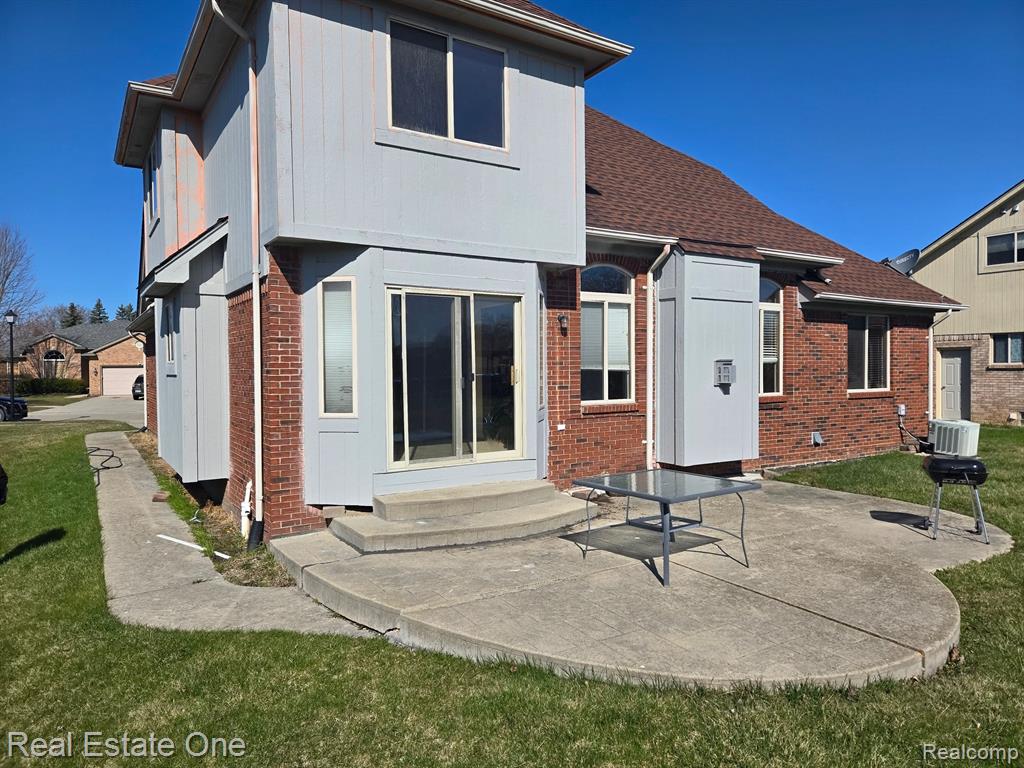42510 PINEHURST Drive, Clinton Twp, MI 48036 — Photo 24
