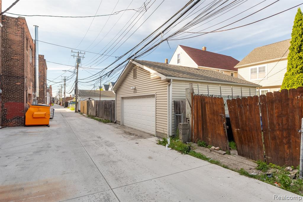 9345 Mitchell Street, Hamtramck, MI 48212 — Photo 25