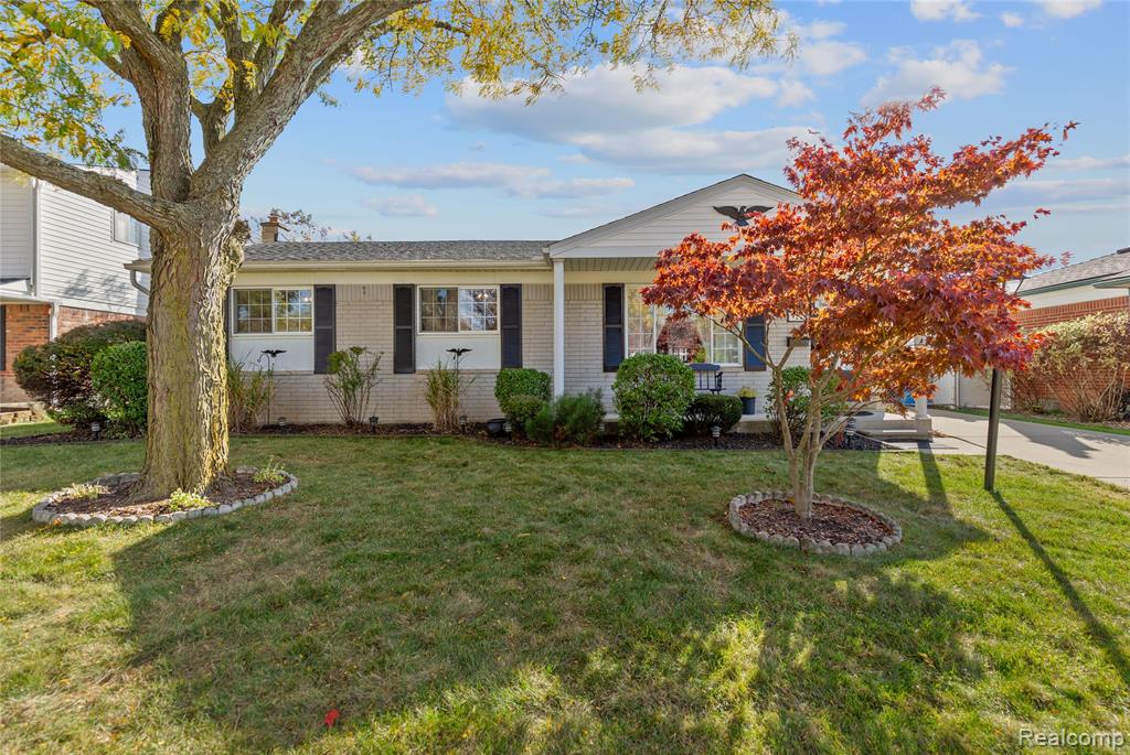 922 Canterbury Drive, Madison Heights, MI 48071 — Photo 2
