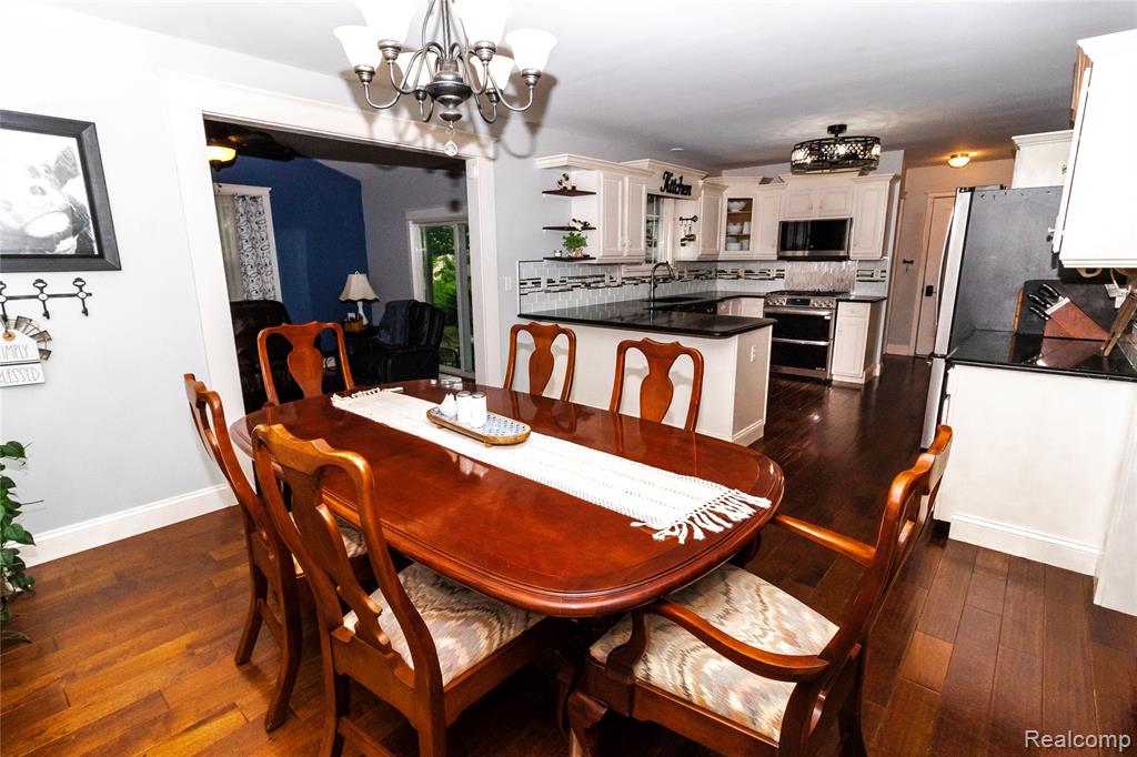 8314 Mill Pointe Court, Goodrich Vlg, MI — Photo 12