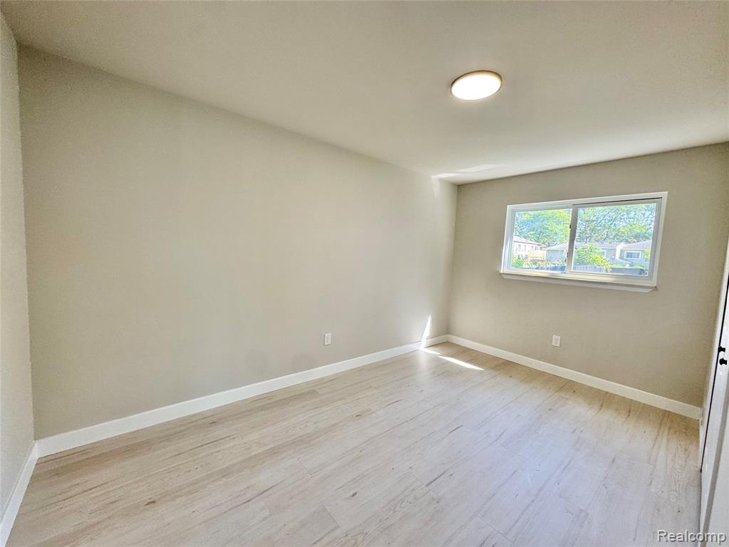 5692 N Globe Street, Westland, MI — Photo 10
