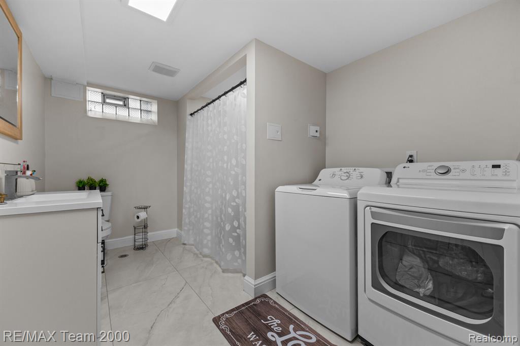 7275 Colonial Street, Dearborn Heights, MI 48127 — Photo 25