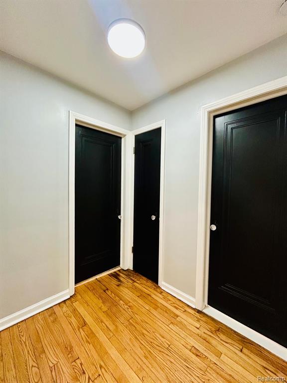 9571 E OUTER Drive, Detroit, MI 48213 — Photo 17