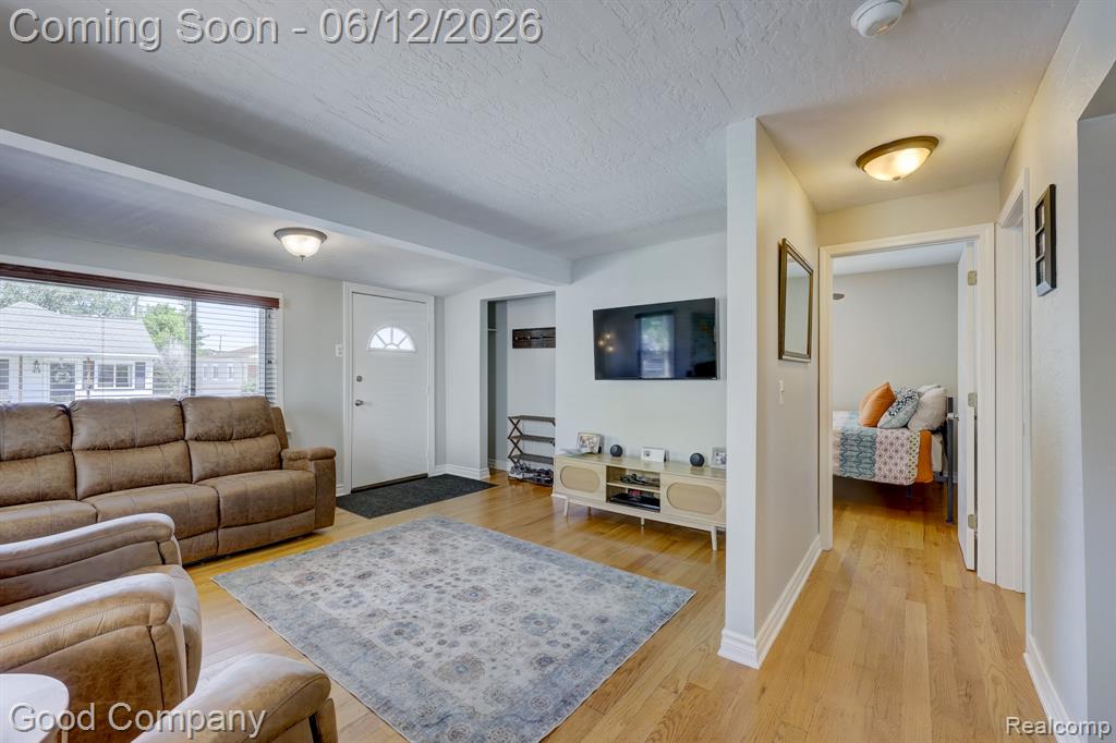 45 W Morehouse Avenue, Hazel Park, MI 48030 — Photo 5
