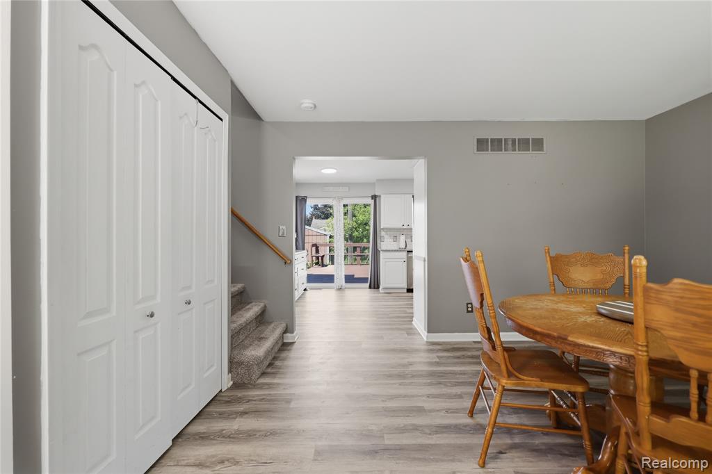 5069 Warmbriar Drive, White Lake, MI 48383 — Photo 6