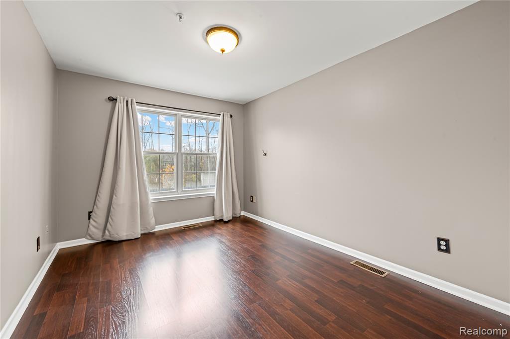 460 Old Pine Way, Walled Lake, MI 48390 — Photo 13