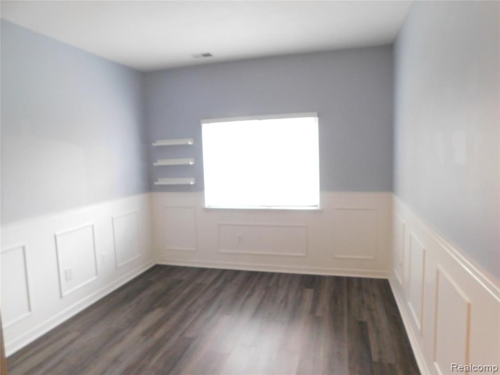5589 Twin Oaks Drive, Sterling Heights, MI 48314 — Photo 24