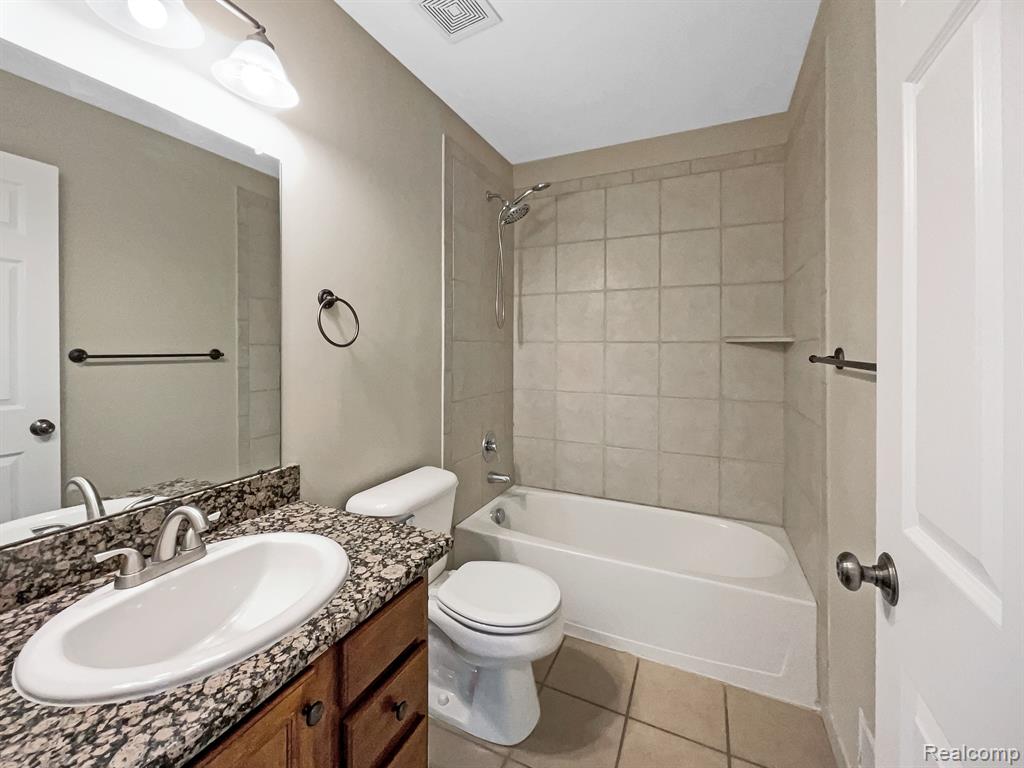 41140 MAPLEWOOD Drive, Canton, MI 48187 — Photo 11