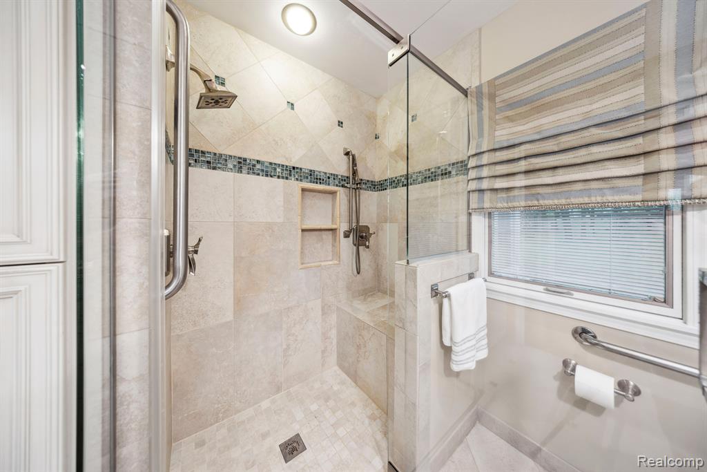 46270 BLOOMCREST Drive, Northville, MI 48167 — Photo 36