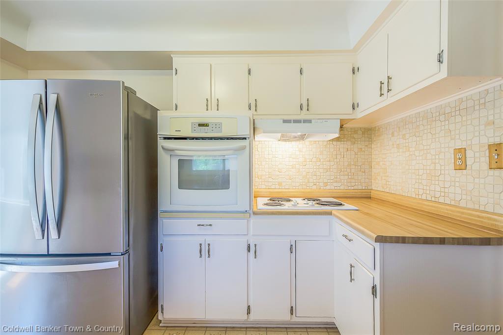 32297 Warren Road, Garden City, MI — Photo 19