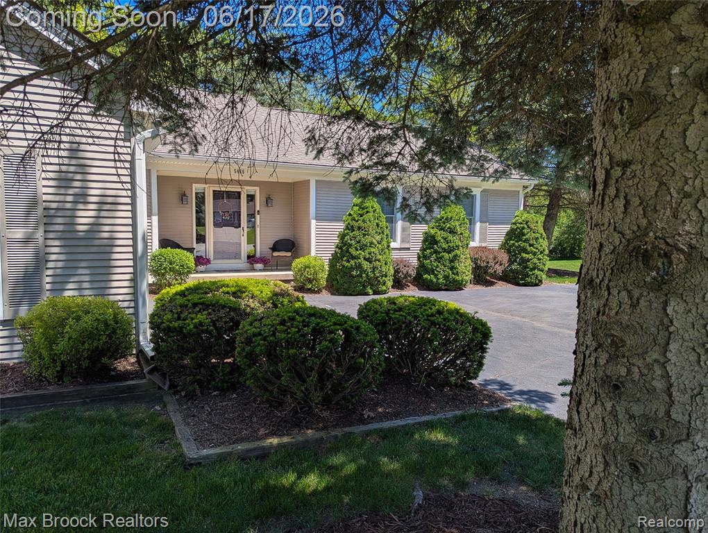 5466 Taylor Lane, Clarkston, MI — Photo 13