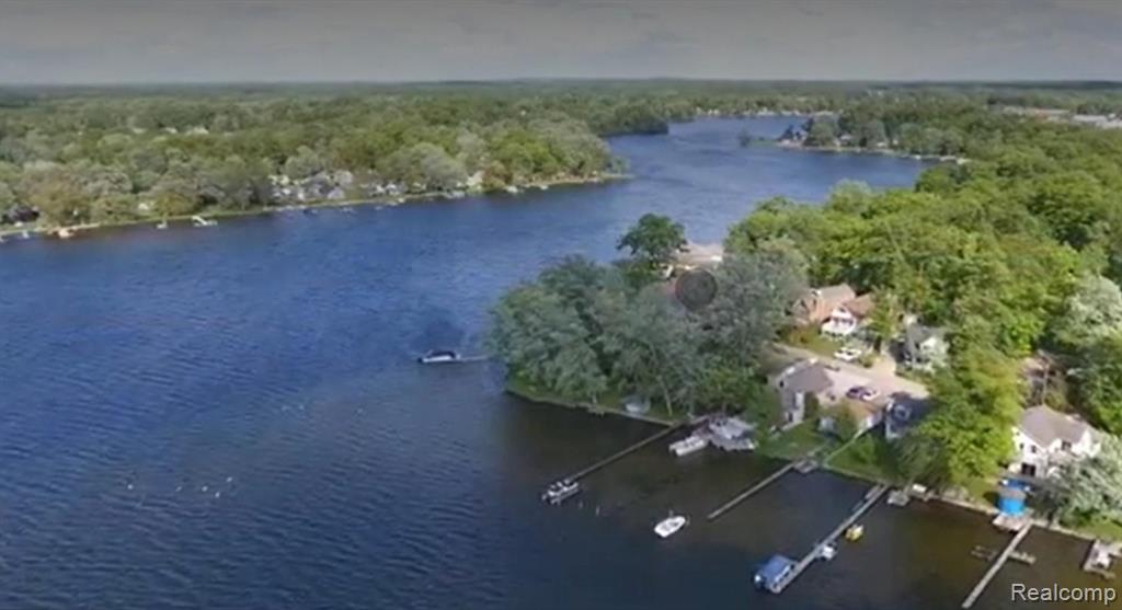 5377 Wildwood Drive, Howell, MI 48843 — Photo 15