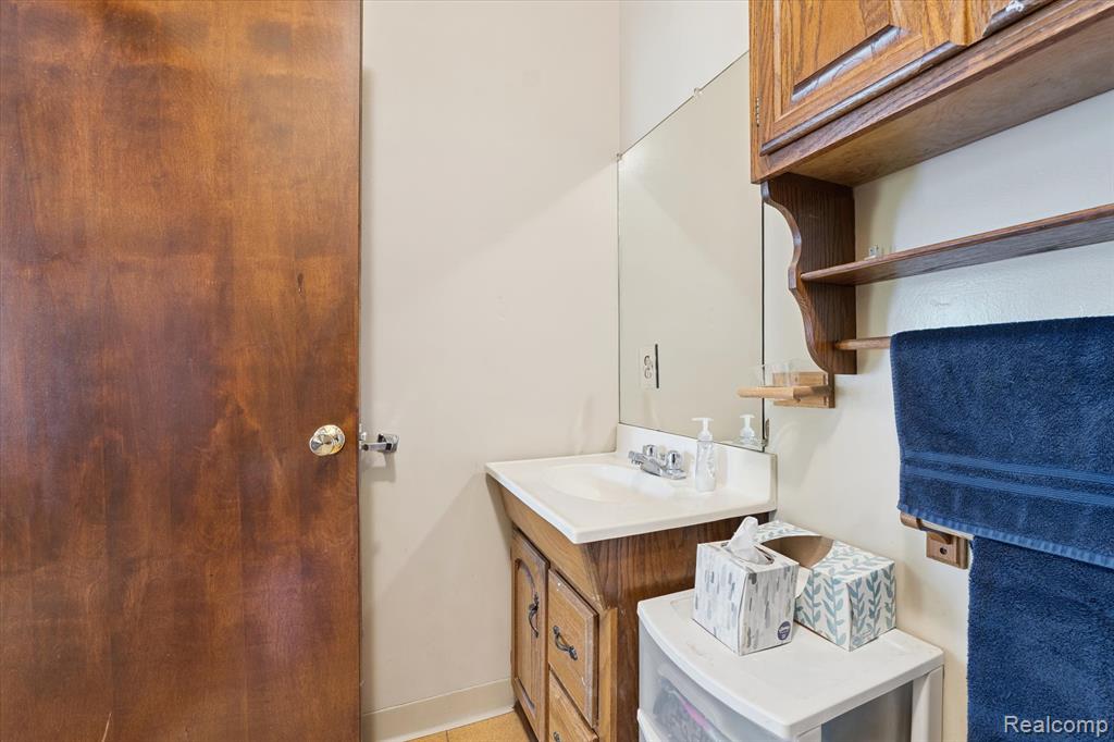 220 W 6th Street, Imlay City, MI 48444 — Photo 22