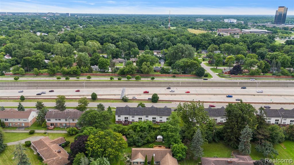 19208 W 11 Mile Road, Lathrup Village, MI 48076 — Photo 15