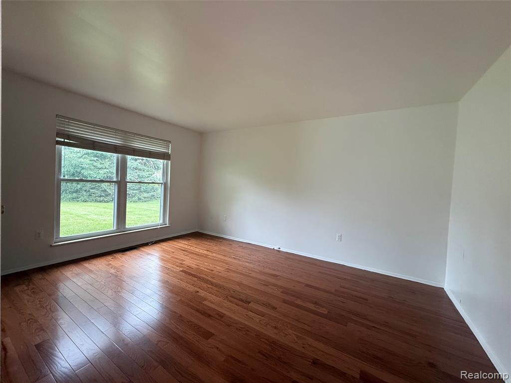 39613 Village Wood Ln, Novi, MI — Photo 15