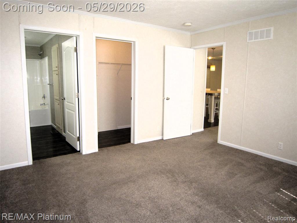 5615 Cherokee Bend Bend, Howell, MI 48843 — Photo 11