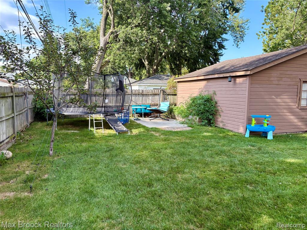8055 Donna Street, Westland, MI — Photo 20