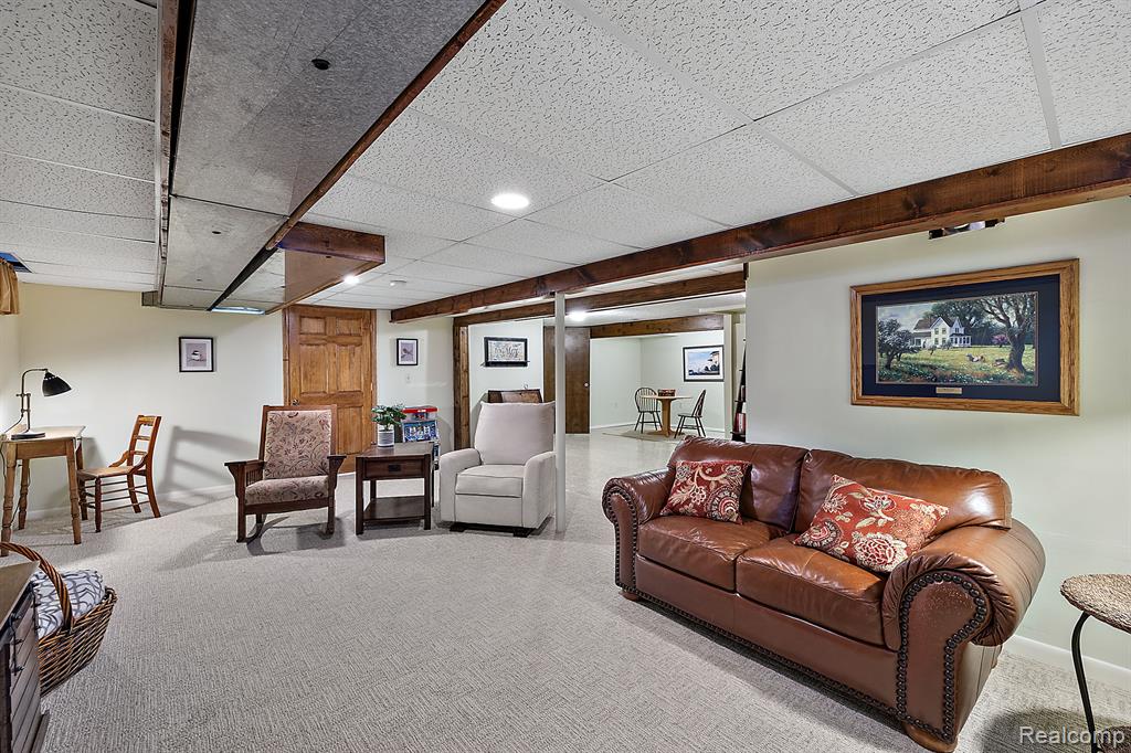 813 ABBEY Lane, Milford, MI 48381 — Photo 35