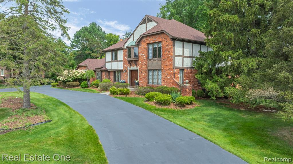 4279 Pine Lane, West Bloomfield, MI 48323 — Photo 37