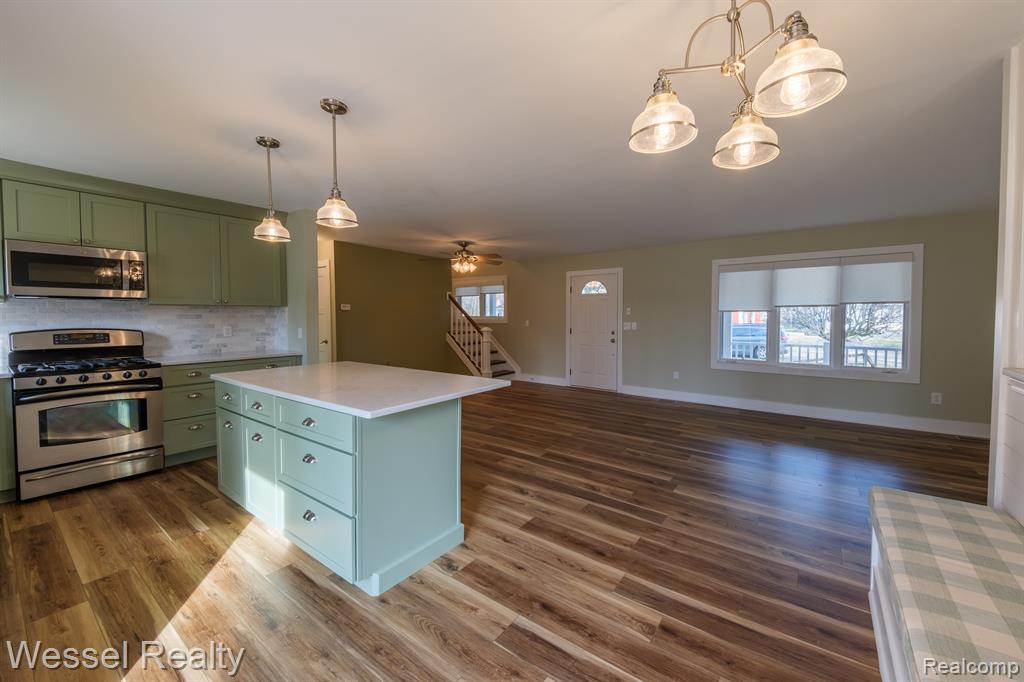 557 Green Cove Drive, Holly, MI 48442 — Photo 9