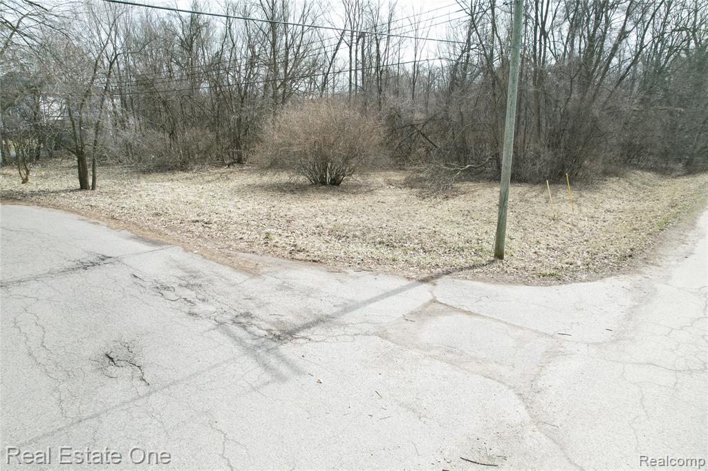 2636 Bay Drive, West Bloomfield, MI 48324 — Photo 8