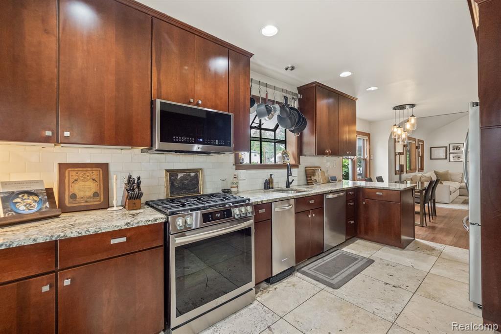 902 E 6th Street, Royal Oak, MI 48067 — Photo 12