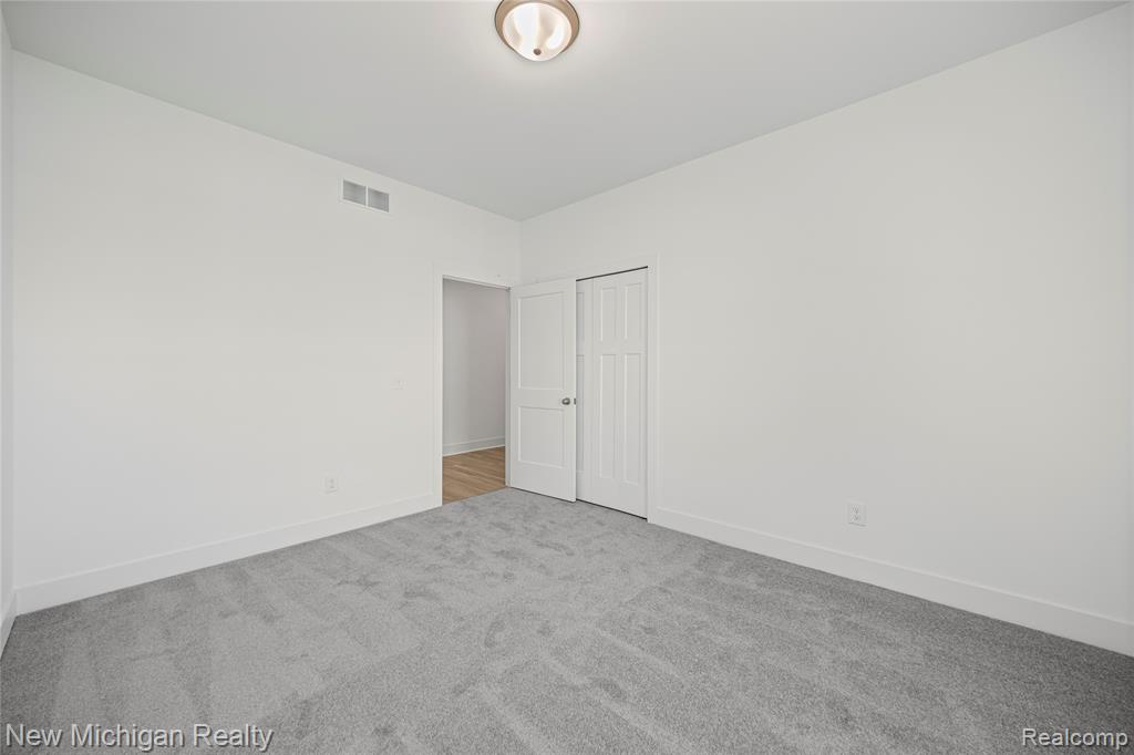 7448 Village Court, Davisburg, MI 48350 — Photo 19