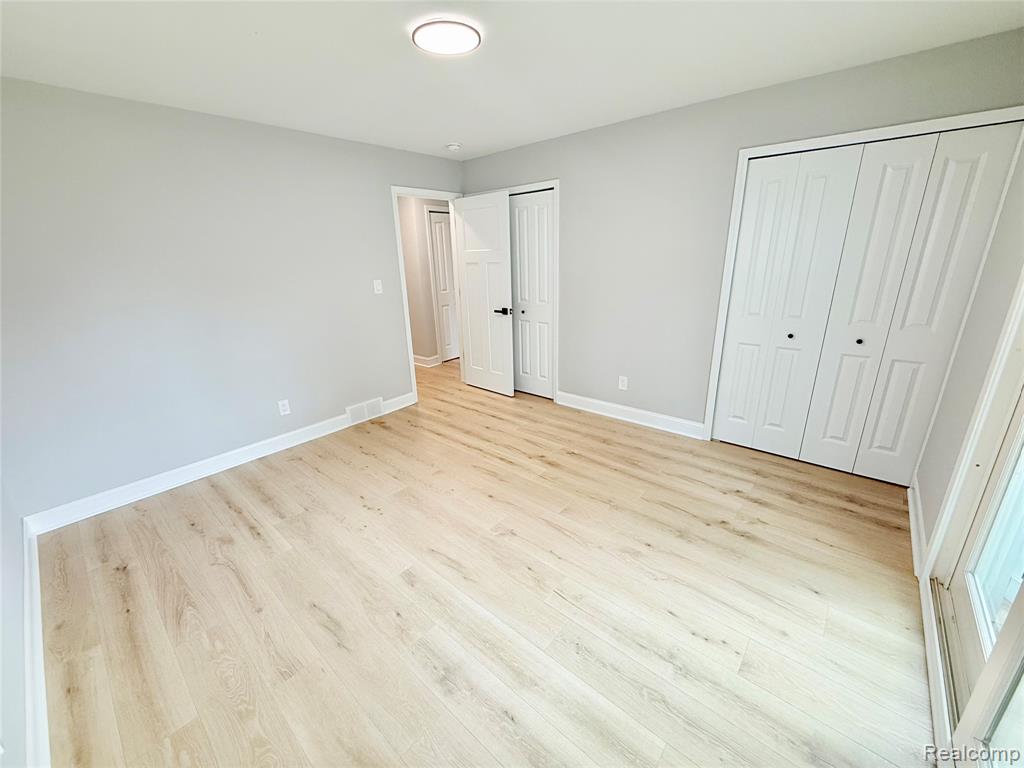 21805 Downing Street, Saint Clair Shores, MI 48080 — Photo 24
