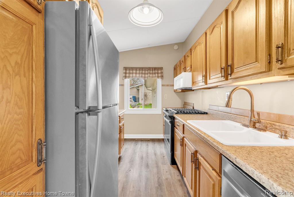 533 RUST PARK Drive, Grand Blanc, MI 48439 — Photo 11