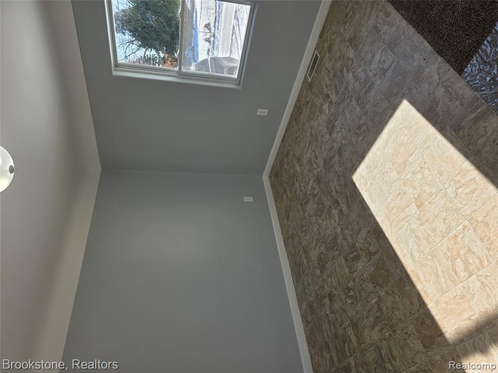 1095 Pine Street, Mount Morris, MI 48458 — Photo 4