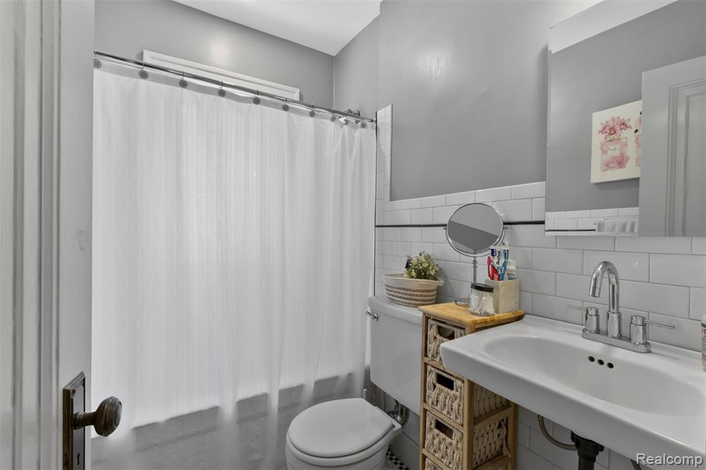 903 E 2nd Street, Royal Oak, MI 48067 — Photo 12