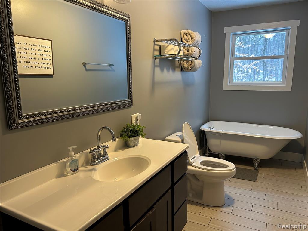 9642 Hummingbird Ct, Howard City, MI 49329 — Photo 9