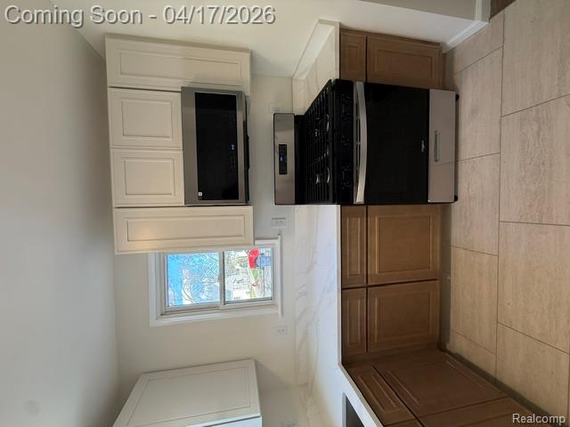 23261 Seneca Street, Oak Park, MI 48237 — Photo 16