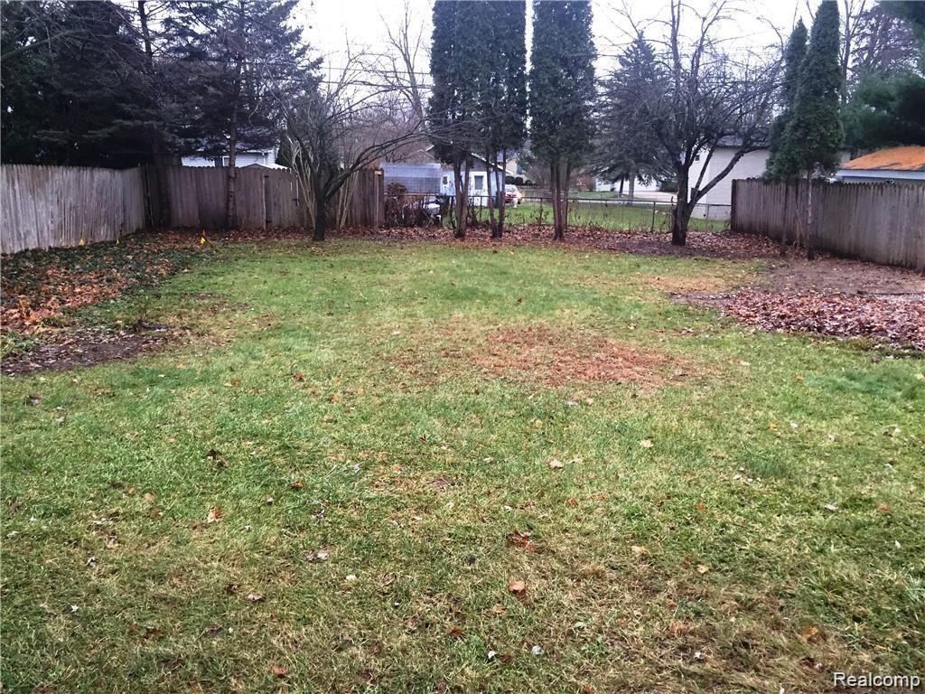 541 Mary Ellen Road, Rochester Hills, MI 48307 — Photo 9