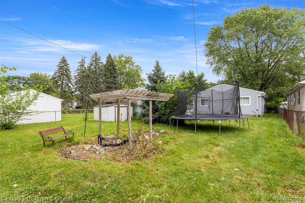 4924 HAZEL Street, Dearborn Heights, MI 48125 — Photo 24