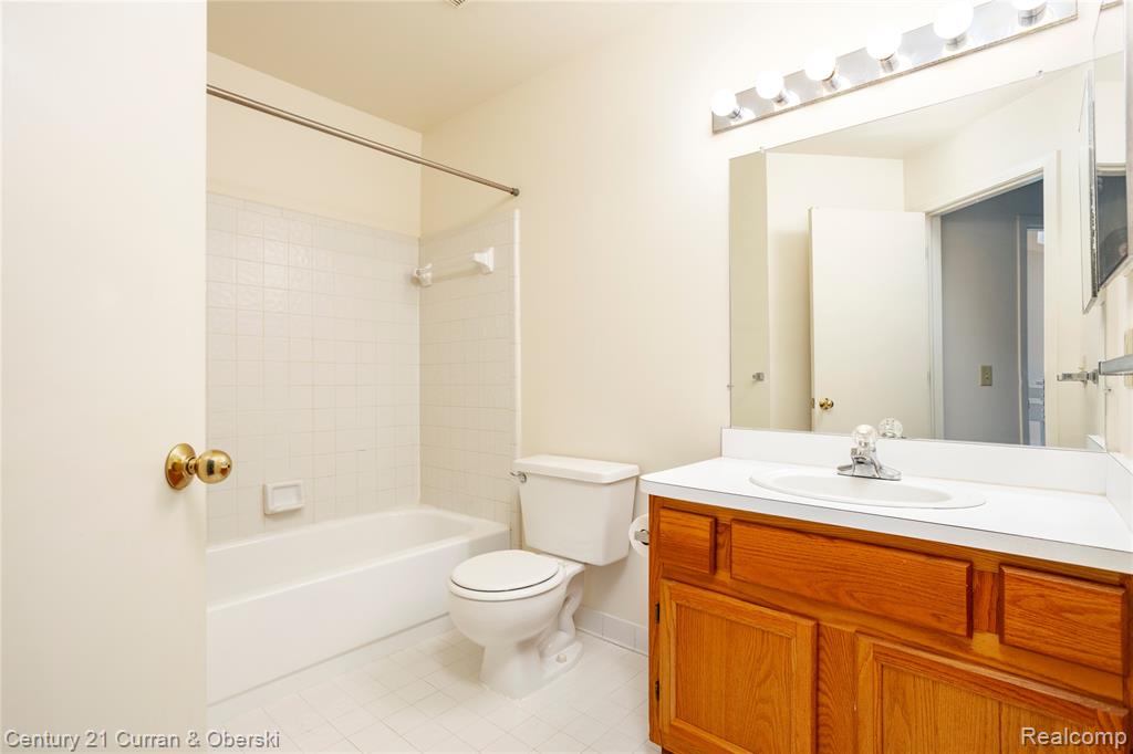 9429 Westwind Drive, Livonia, MI 48150 — Photo 20