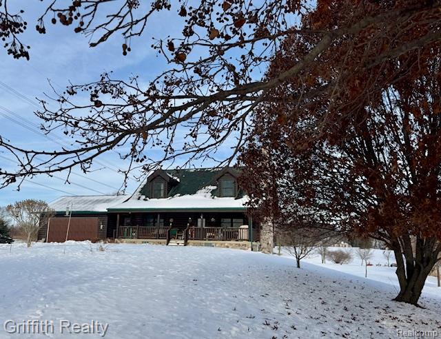 5748 W Coon Lake Road, Howell, MI 48843