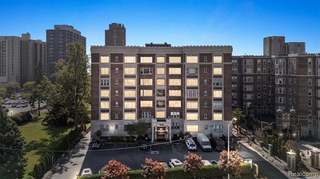 8120 E Jefferson Avenue, 7D, Detroit, MI 48214 — Photo 2