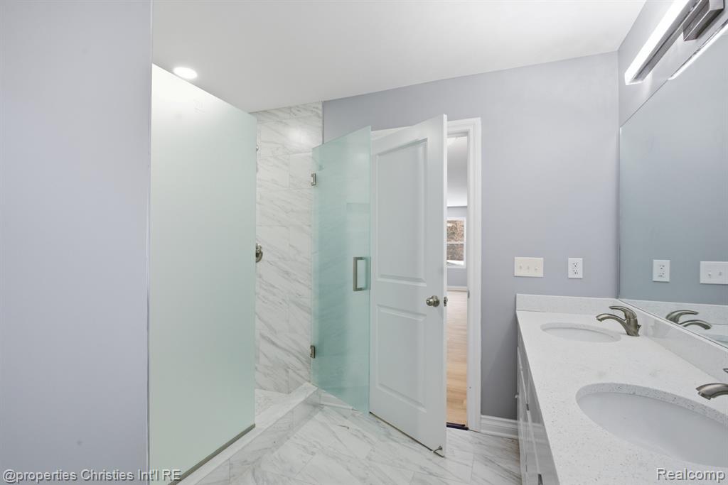 3120 Roma Court, Wixom, MI 48393 — Photo 29
