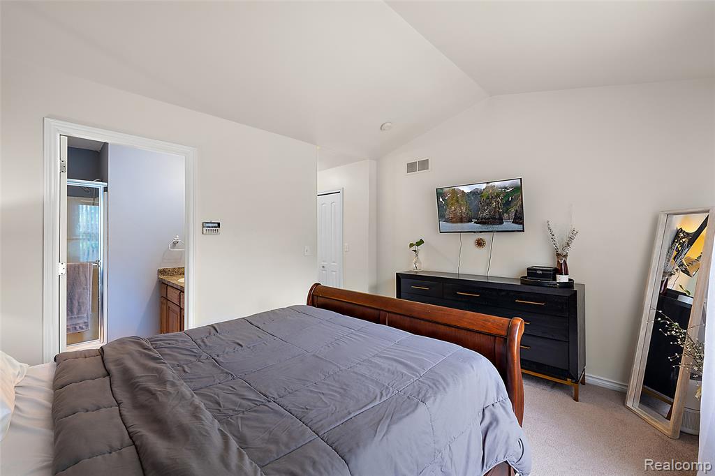 19208 W 11 Mile Road, Lathrup Village, MI 48076 — Photo 42