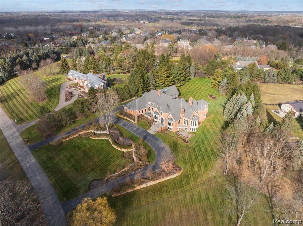 5165 Abbey Road, Rochester, MI, 48306