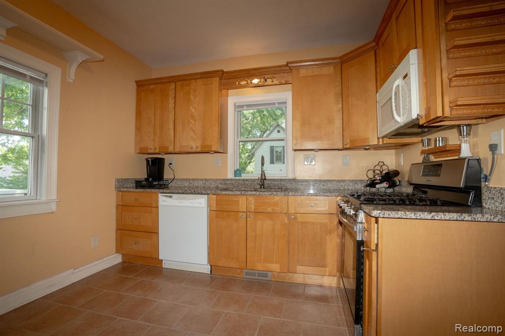515 Jay Street, St. Clair, MI 48079 — Photo 32
