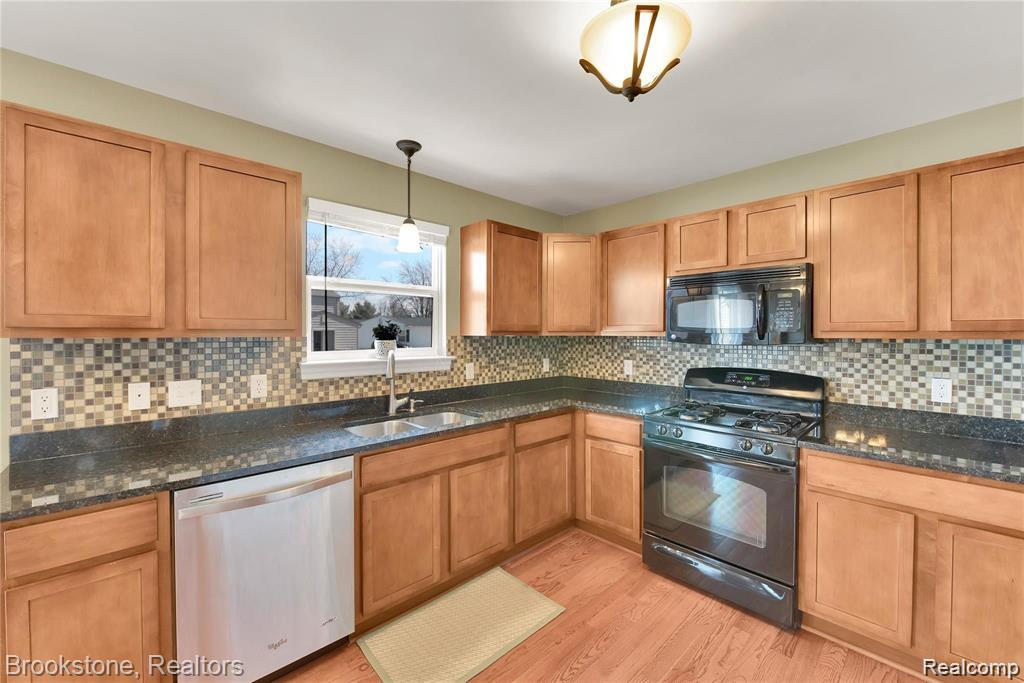 442 Princeton Drive, South Lyon, MI 48178 — Photo 20