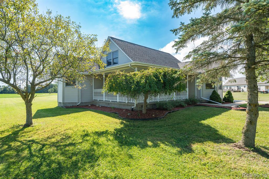 8038 Duquette Road, Brockway, MI 48097 — Photo 31