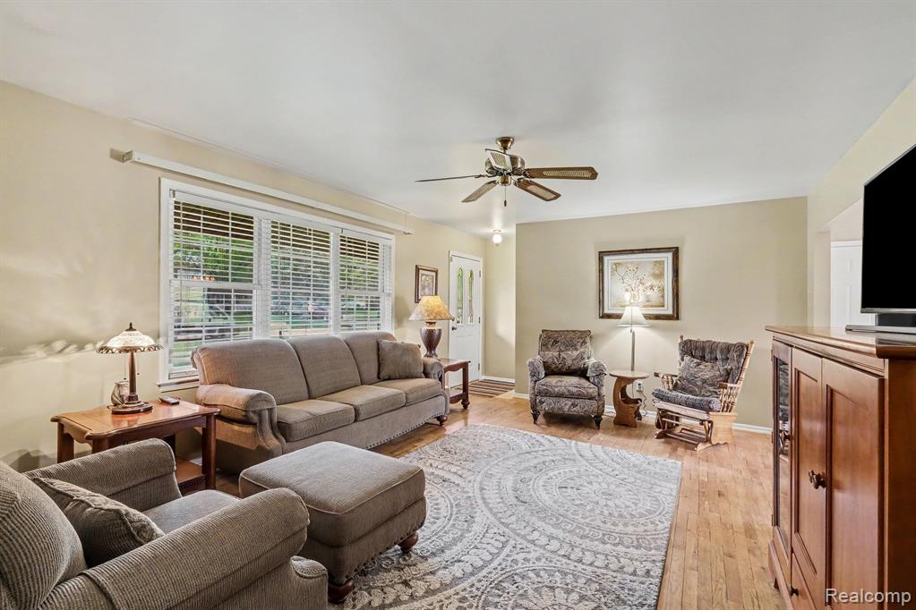 4497 Sunnymead Avenue, Burton, MI 48519 — Photo 4