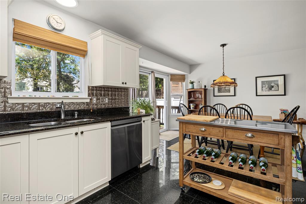 344 N Lake Angelus Road, Auburn Hills, MI 48326 — Photo 23