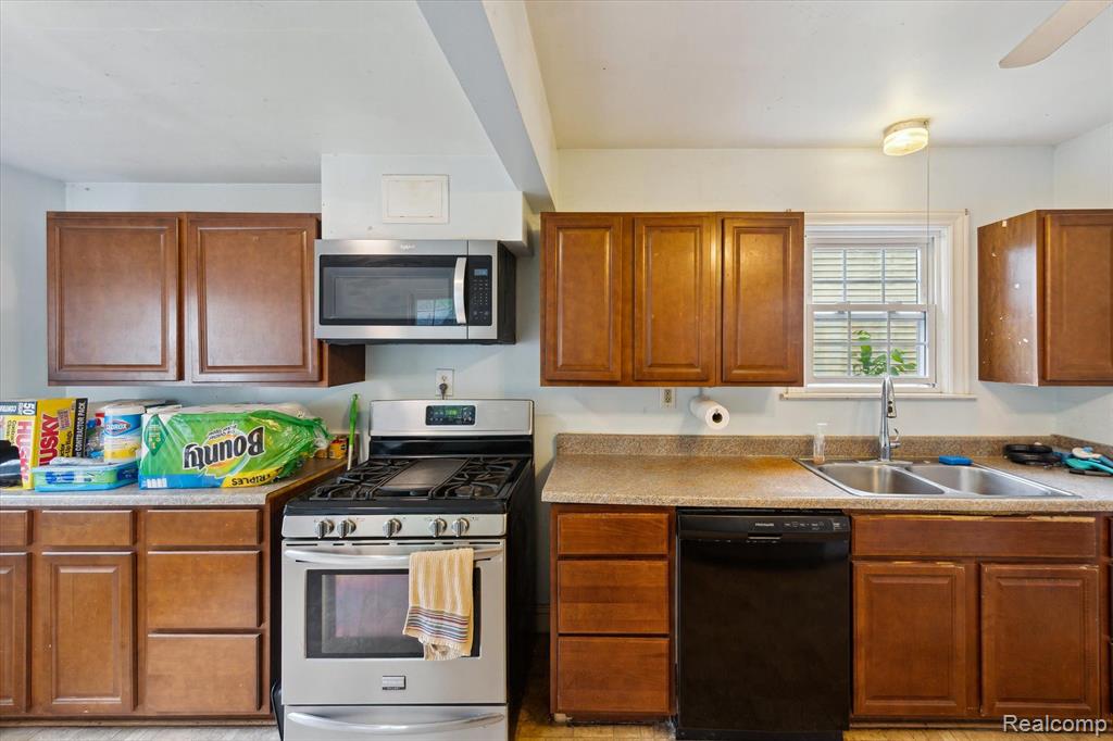 1012 MINER Street, Ann Arbor, MI 48103 — Photo 8